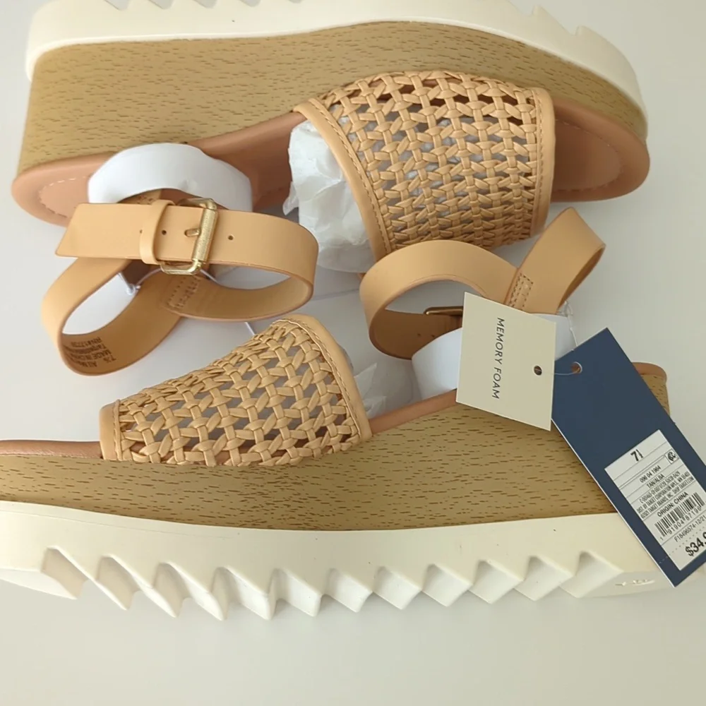 Universal Thread Women's Alba Tan Woven Platform Sandal Size 7.5